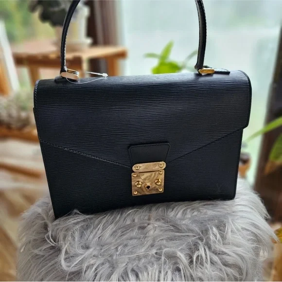 Authentic Louis Vuitton Epi Concorde Handbag - Picture 2 of 13